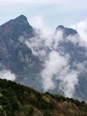 翻过这座山我们就是冠军